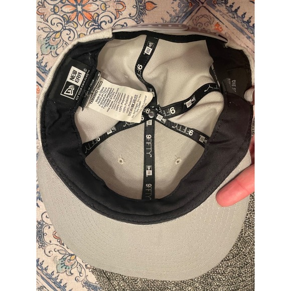 Oakley New Era 9FIFTY Snapback Hat White Grey Purple Logo Mens Cap Since 1975 - Picture 2 of 6